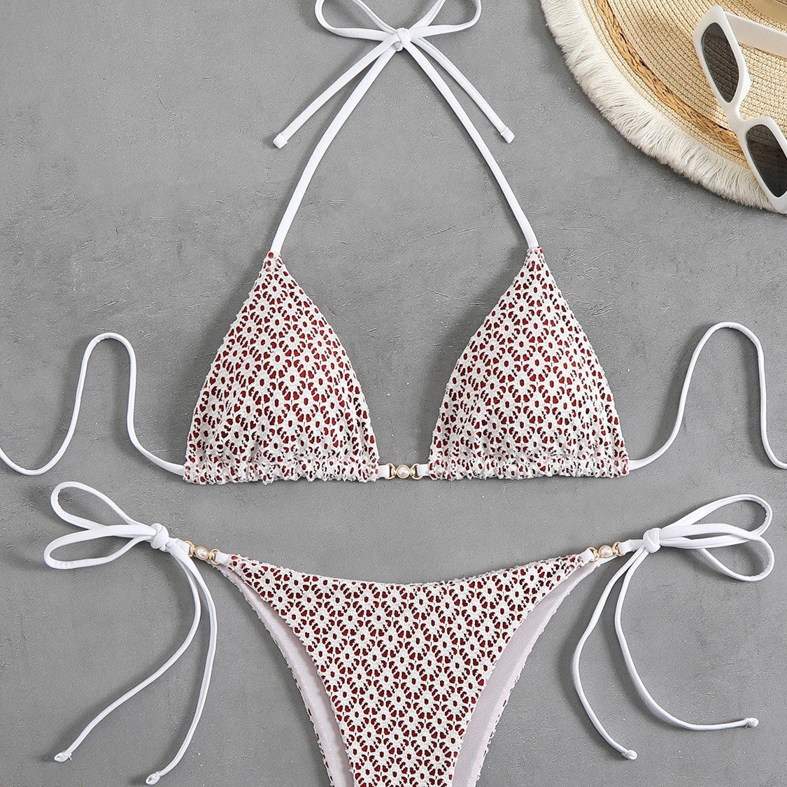 Dame Triangel-Bikini med fine volanger og elegante bindebånd Stilla