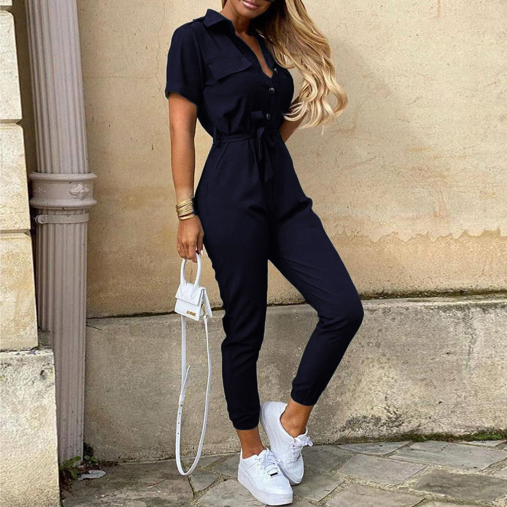 Dame moderigtig jumpsuit med praktische lommer og justerbart taljebælte Stilla