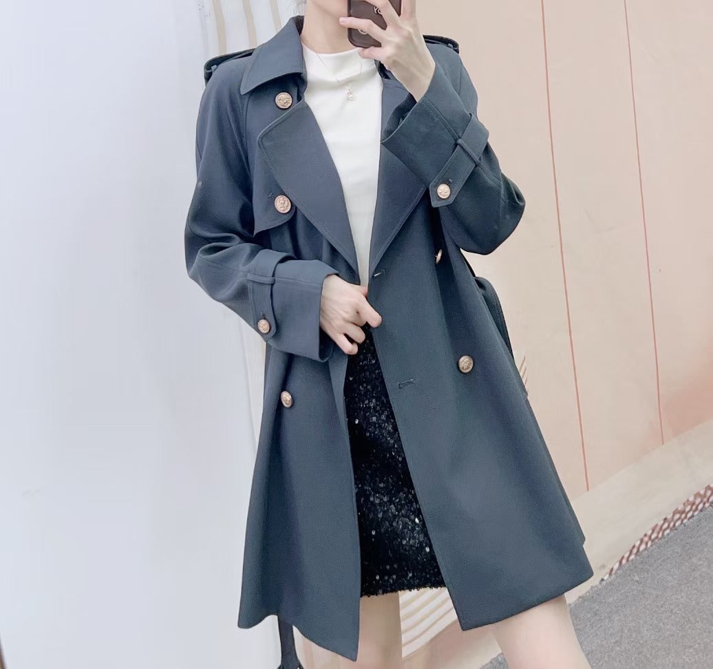 Dame elegant trenchcoat med praktiske lommer og stilfuldt bælte Stilla