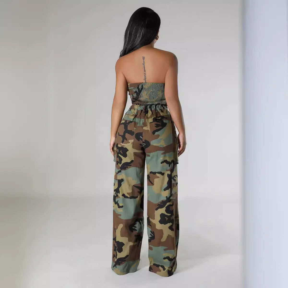 Dame raffineret jumpsuit i camouflage-design med taljebånd Stilla