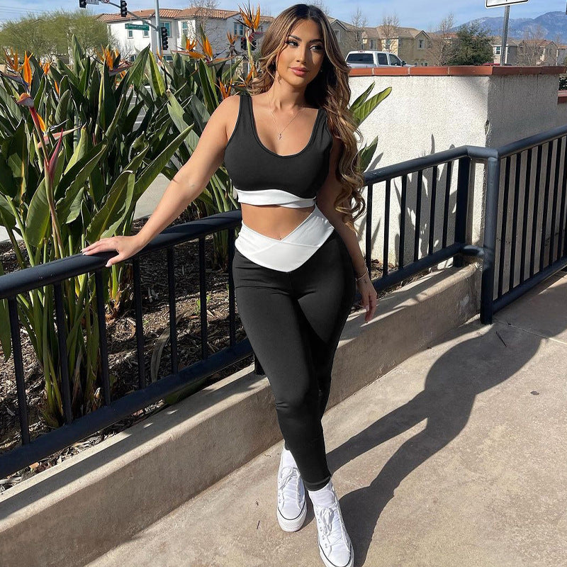 Dame Sporty Sæt med innovativt Crop-Top og figurskærmende Leggings Stilla