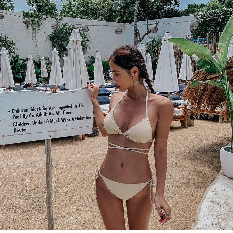 Dame bikini-sæt med justerbart stropdesign og legende snøre detaljer Stilla
