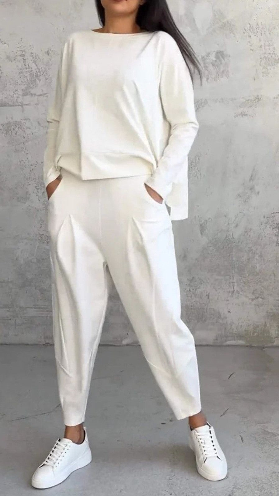 Dame afslappet jumpsuit-sæt med fashionable oversized snit og praktiske lommer Stilla