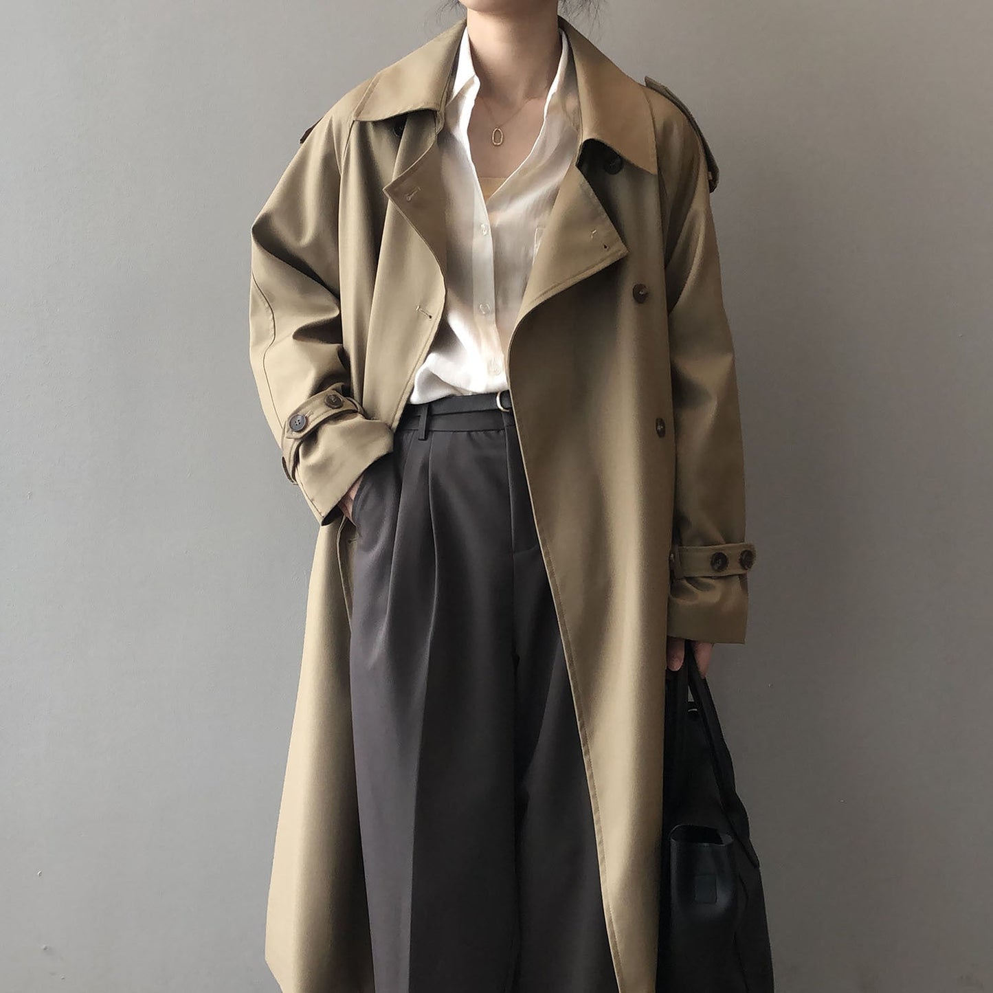 Stilla | Moderne Trenchcoat Med Dobbelt Knapliste Til Damer