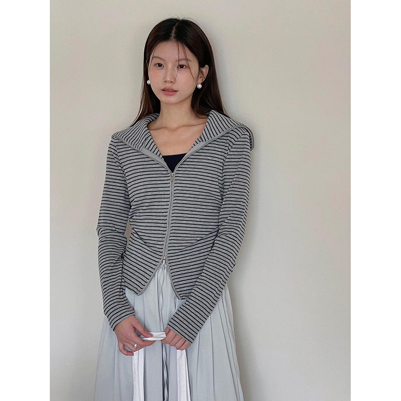 Dame afslappet hættejakke med grafisk stribemønster og kvalitetslynlås Stilla