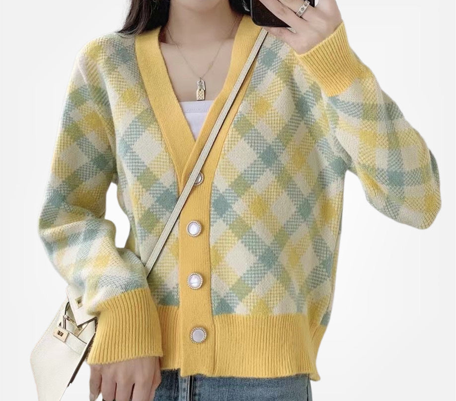 Dame moderigtig strikcardigan med ternet mønster og elegant knapliste Stilla