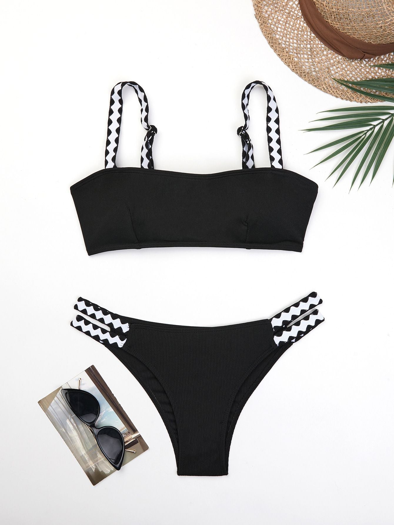 Dame bikini-top med justerbare stropper og grafisk design Stilla