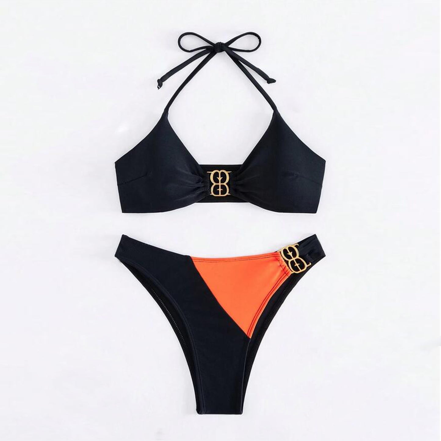 Damebikini med moderigtigt design og elegante spænder Stilla