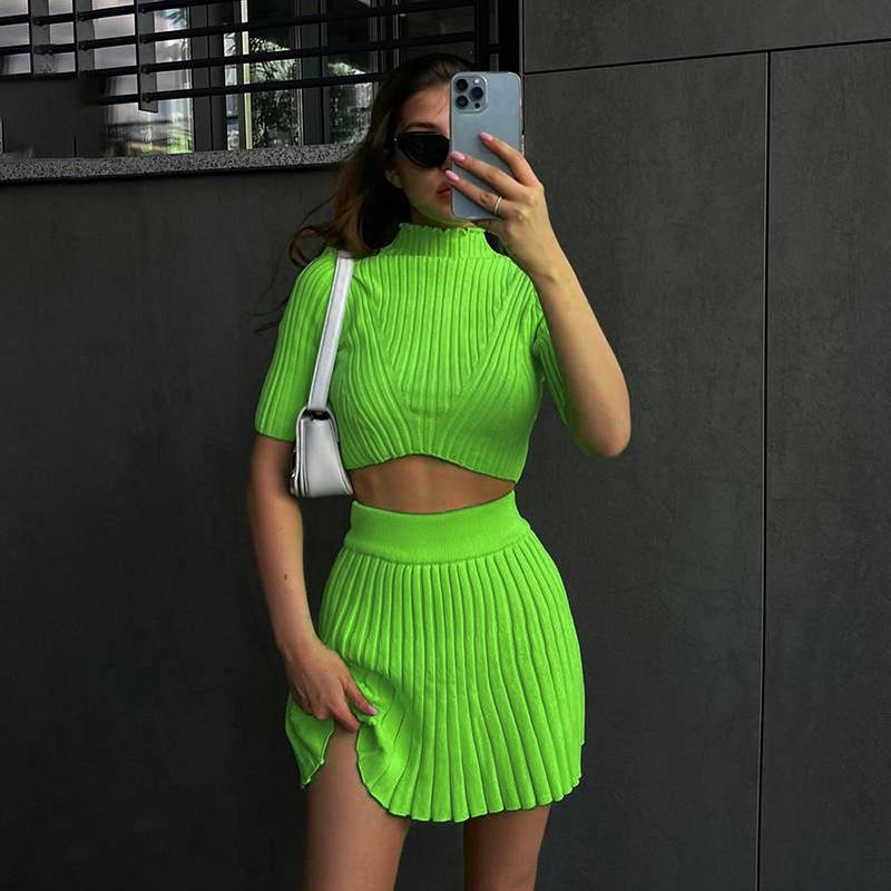 Stilla | Ribbet crop top med matchende plisseret nederdel