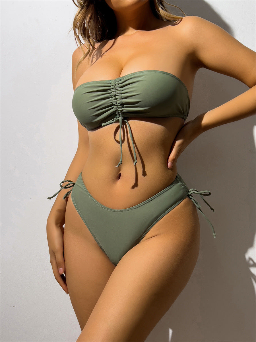 Dame Bandeau-Bikini-sæt med sideløsninger og høj udskæring Stilla
