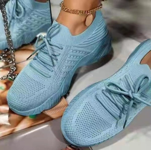 Dame mode letvægts sneakers med åndbart strikoverdel og skridsikker sål Stilla