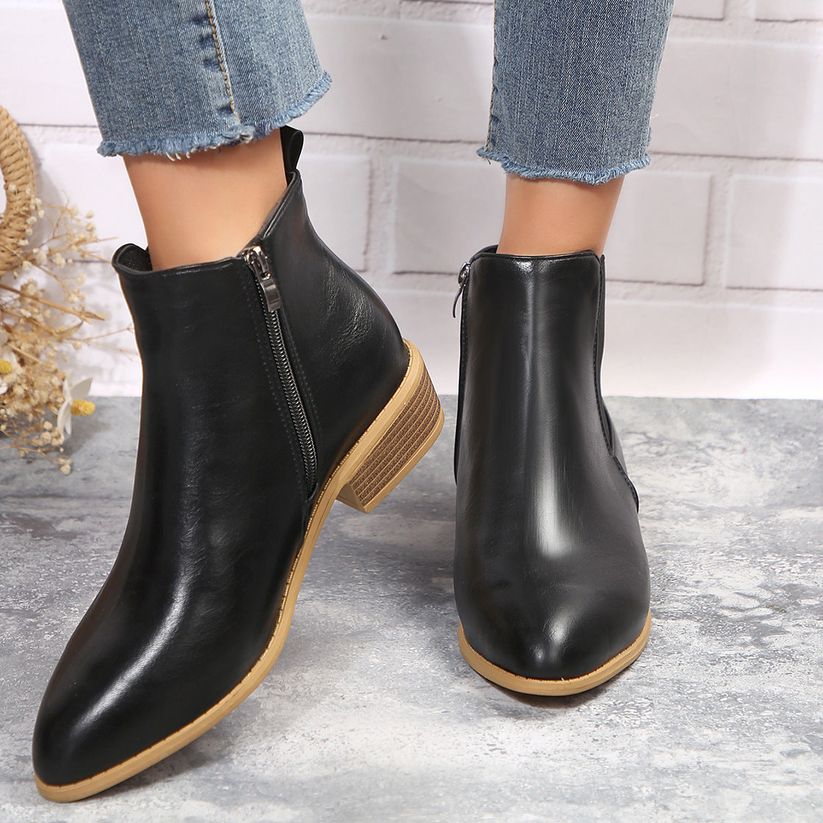 Dame ankle boots med elegant lynlås og glat overflade Stilla