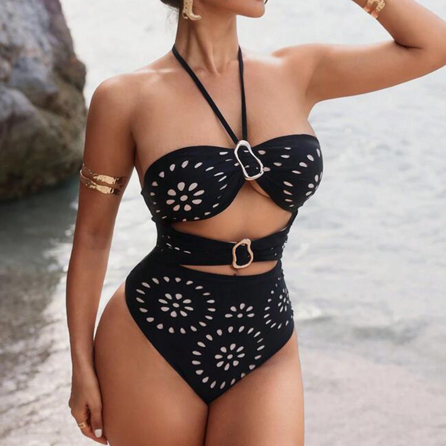 Dame Højskåret Bikini-sæt med dekorative spænder og moderigtigt mønster Stilla