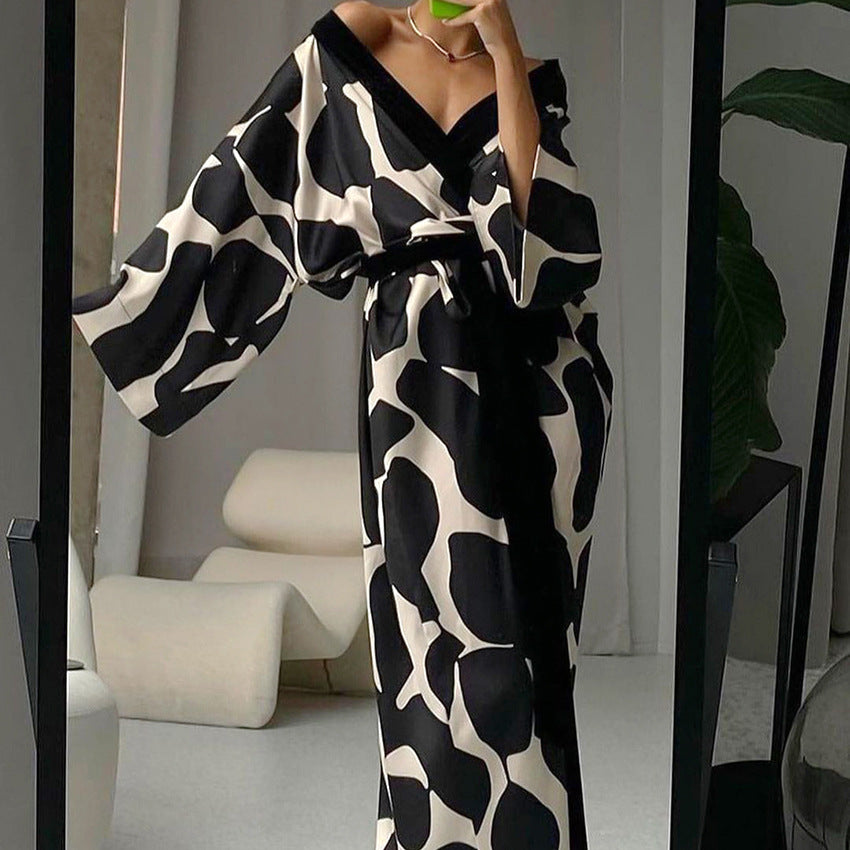 Dame Kimono-kjoler med elegant design og dyb slids Stilla