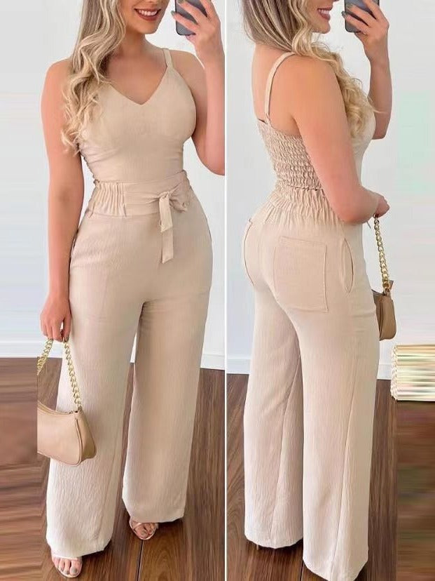 Dame jumpsuit med justerbare stropper og elegant taljebånd Stilla