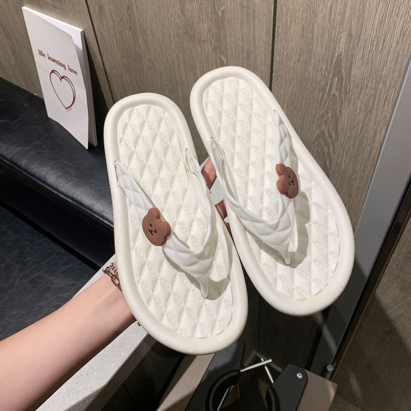 Dame Komfortable og stilfulde pantofler med teddy-motiv Stilla