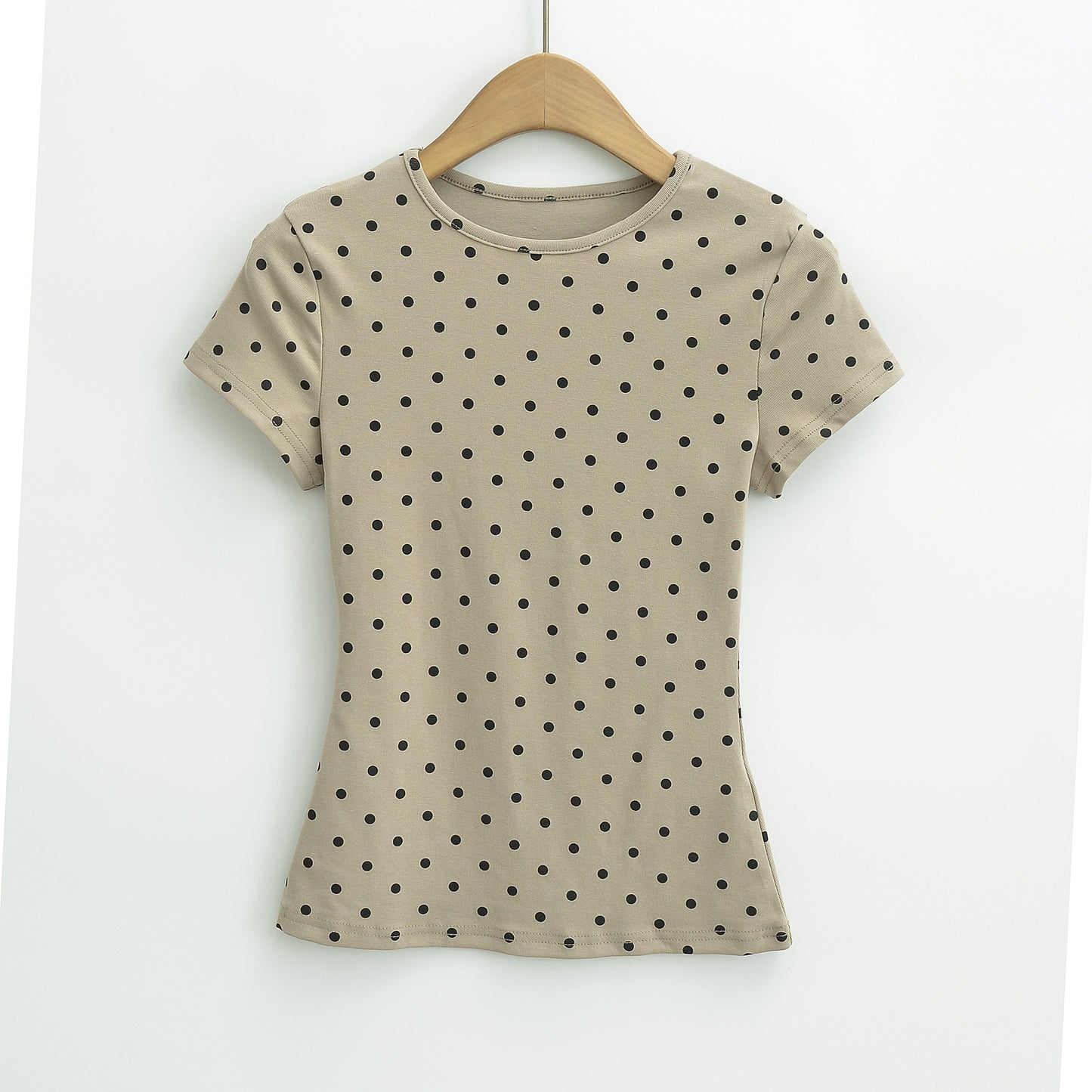 Dame T-shirt med polka-prikker og elastisk komfort Stilla