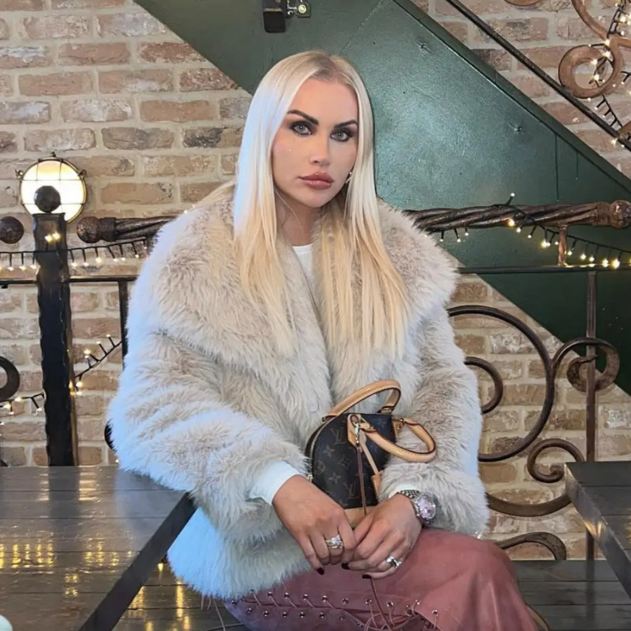Stilla | Fashionable Fluffy Plush Fox Fur Coat