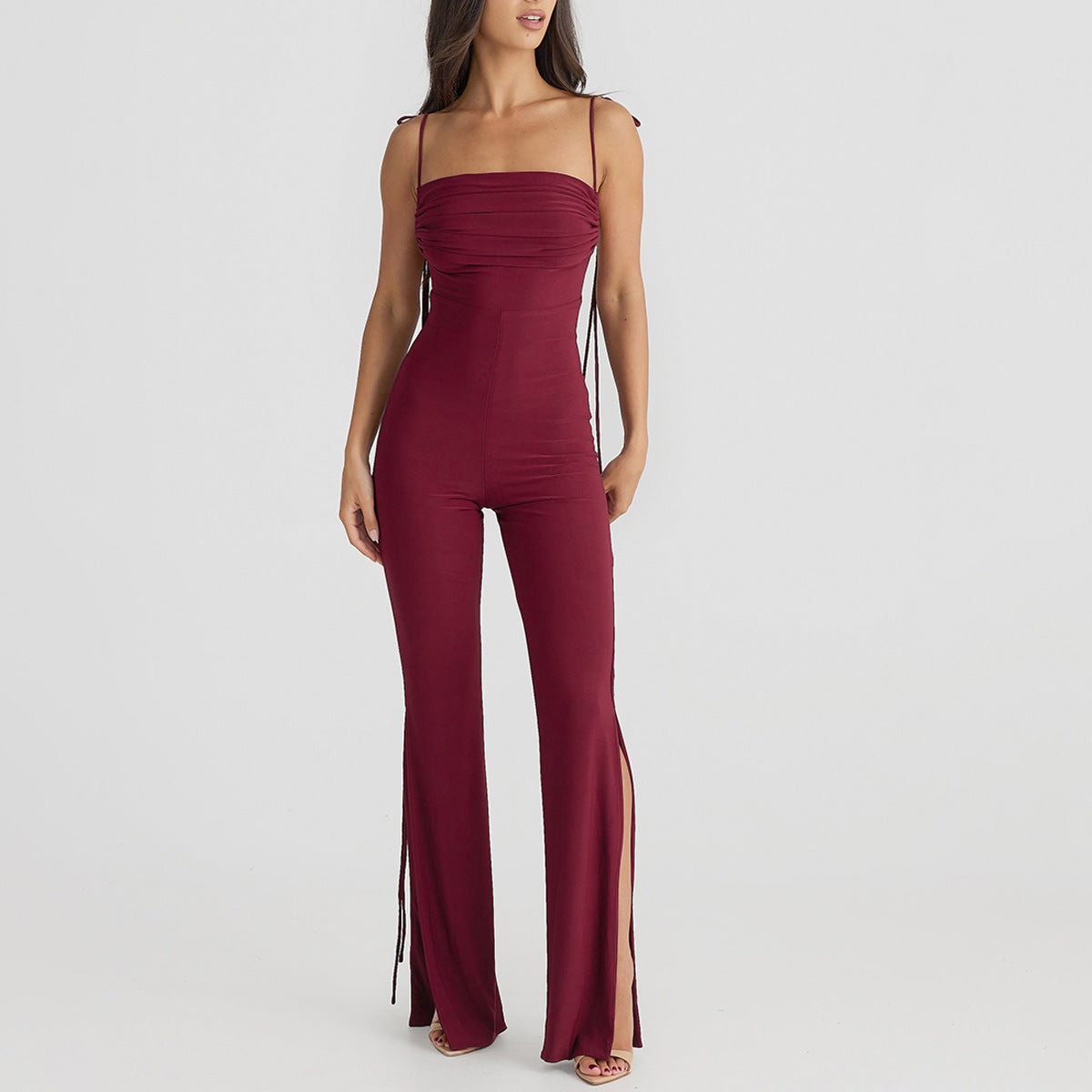 Dame elegant jumpsuit med skulderfri design og sideslidser Stilla