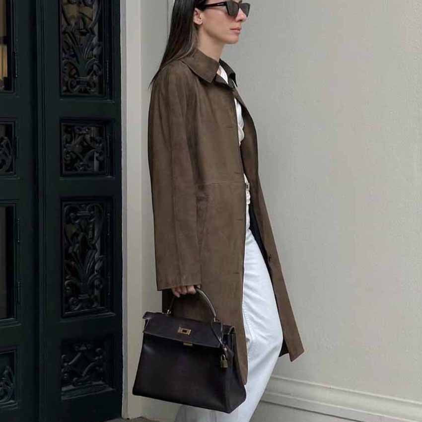 Dame længere trenchcoat med struktureret satin-følelse og elegant snit Stilla