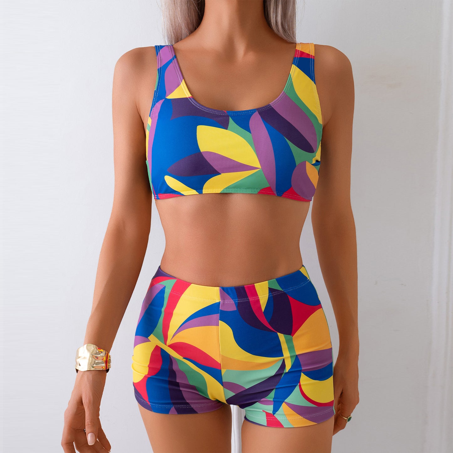Dame Sporty Bikini-sæt med fashionabel Crop-top og figursyede shorts Stilla