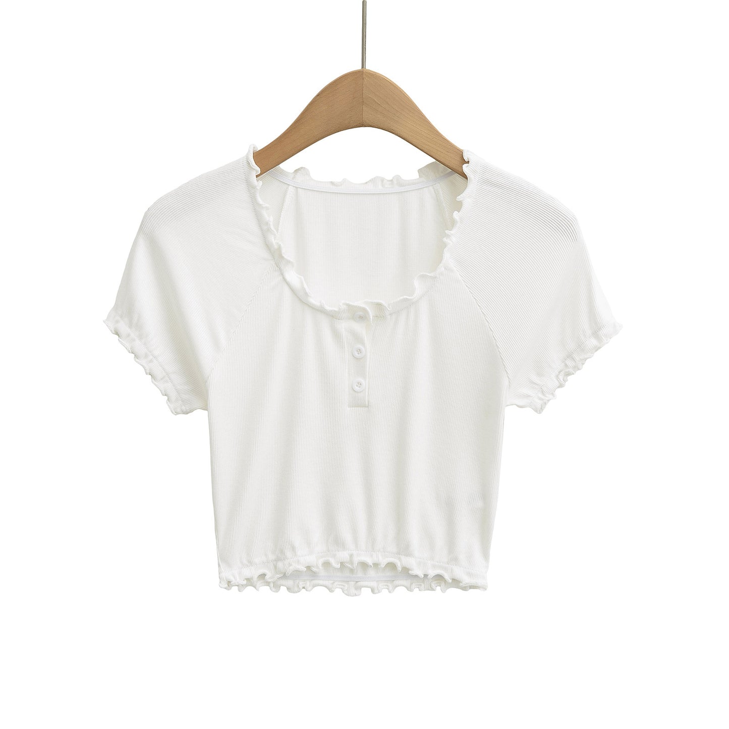 Dame cropped T-shirt med flæsedetaljer og knaplukning Stilla