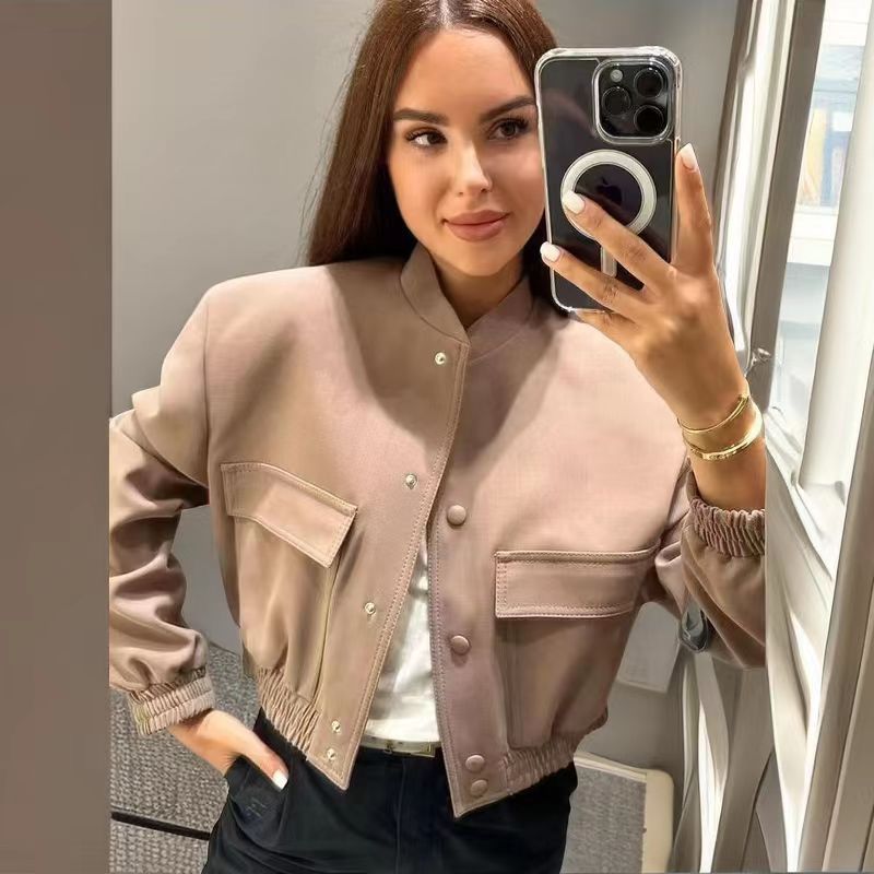 Dame cropped bomberjakke med praktiske lommer og elastiske manchetter Stilla