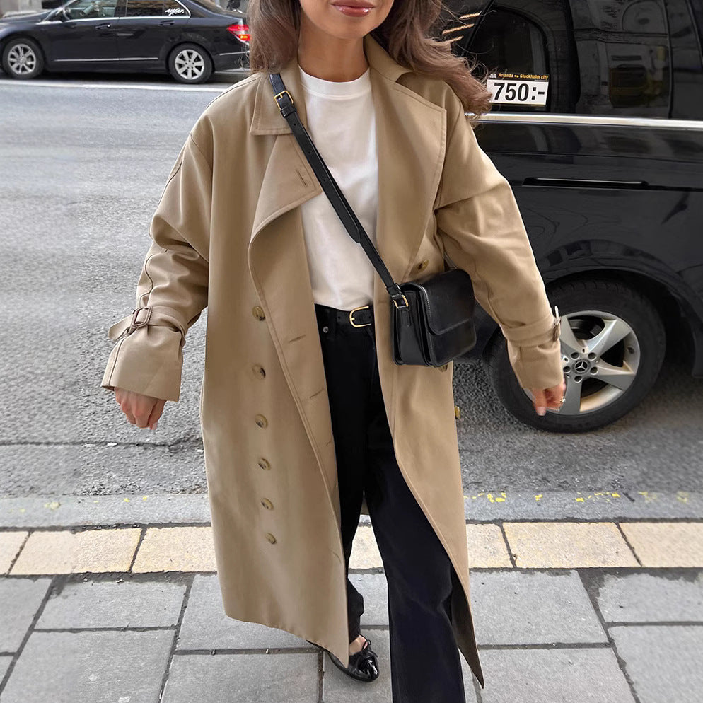 Dame elegant trenchcoat med dobbelt knapliste og moderne snit Stilla