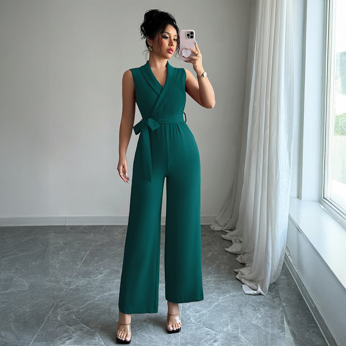 Dame elegant jumpsuit med indpakningsdesign og bred pasform Stilla