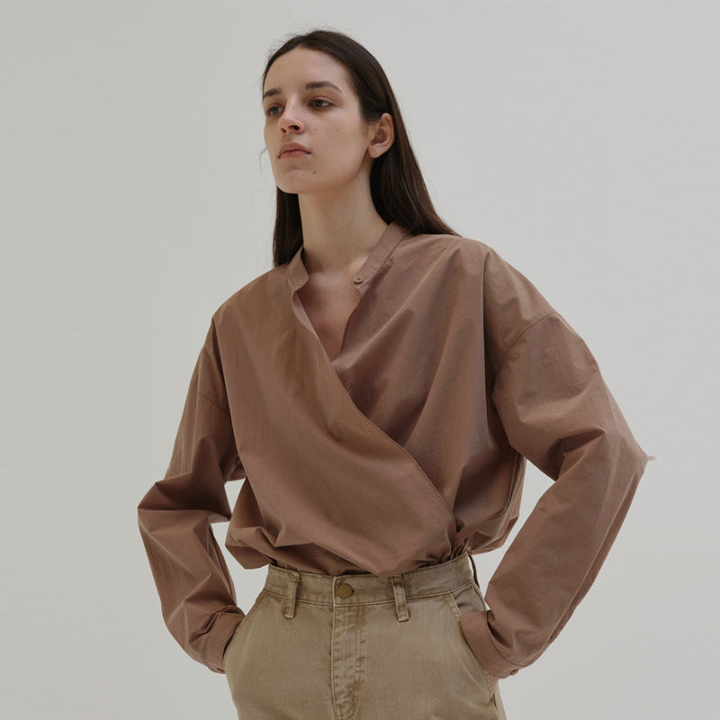 Dame afslappet skjorte med innovativ pasform og knapdetaljer Stilla