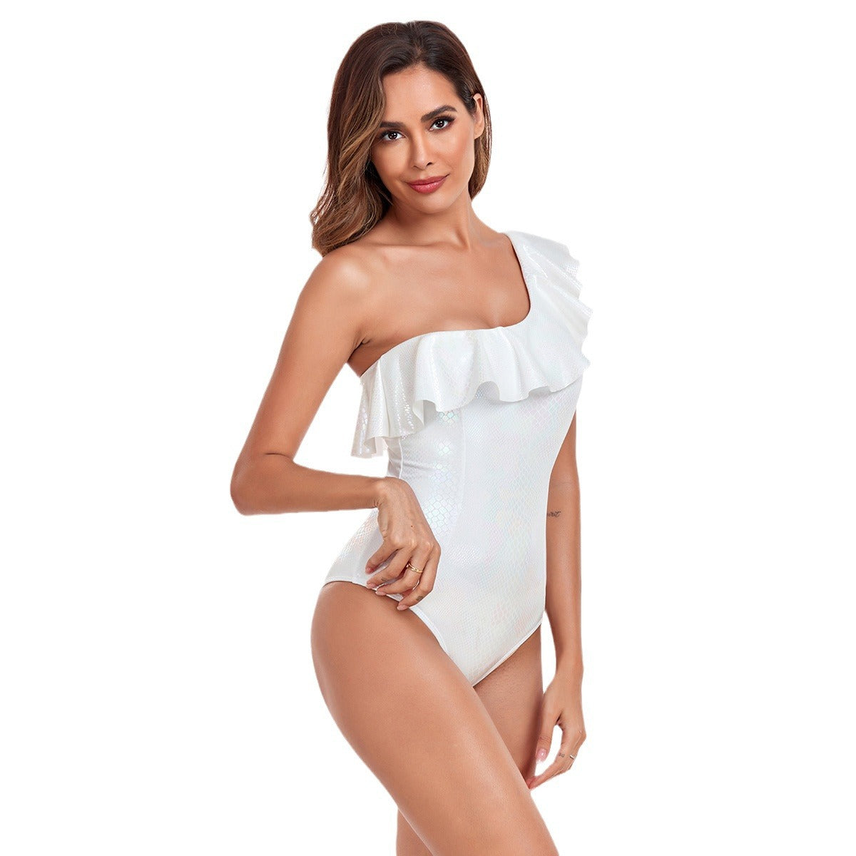 Dame elegant ensidig badedragt med raffineret flæsedetail Stilla