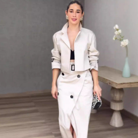 Dame cropped jakke nederdel med knapdesign og elegant snit Stilla
