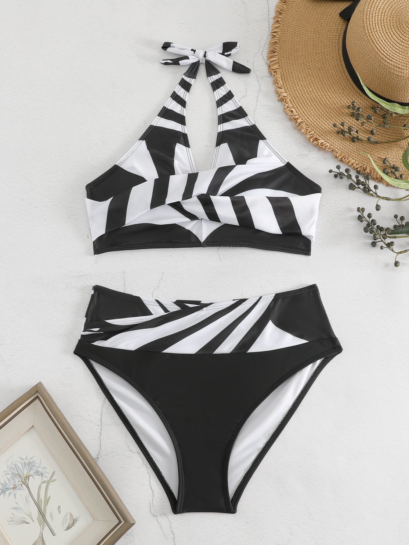 Dame Triangel-Bikini med moderigtigt design og justerbare stropper Stilla