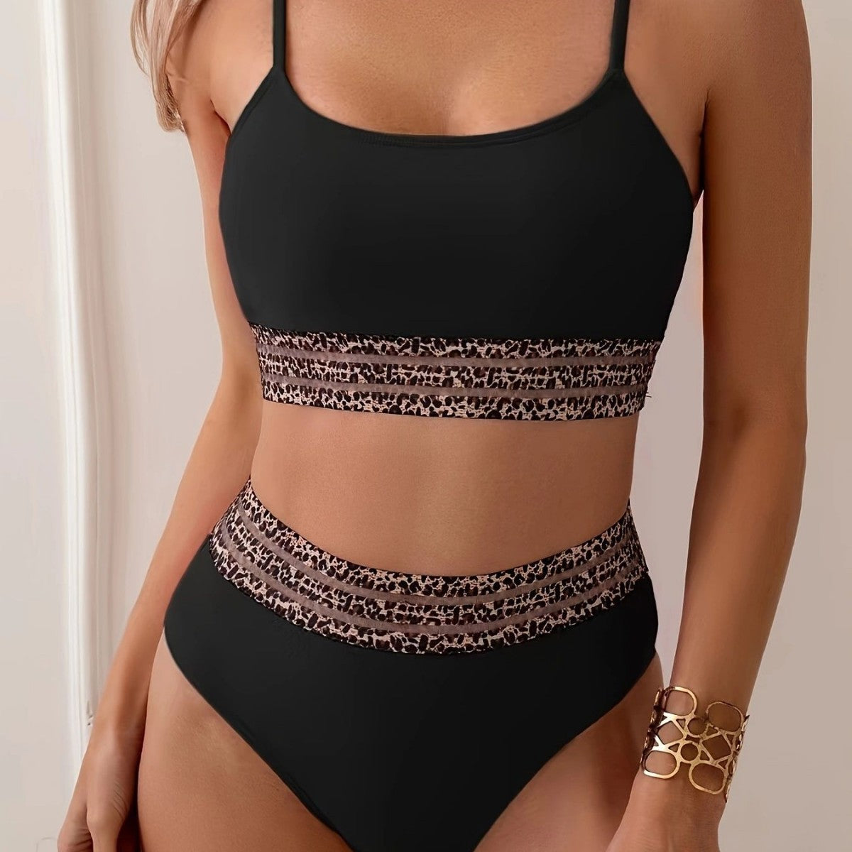 Dame bikini sæt med moderne højtalje-form og trendy dyreprint Stilla