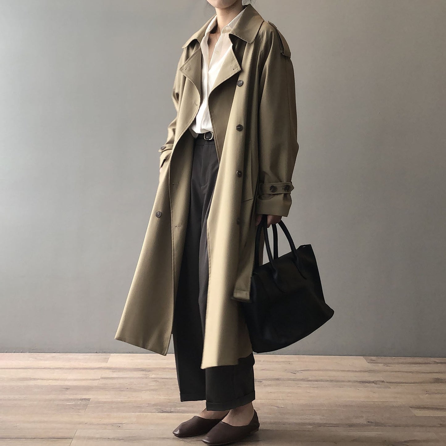 Stilla | Moderne Trenchcoat Med Dobbelt Knapliste Til Damer