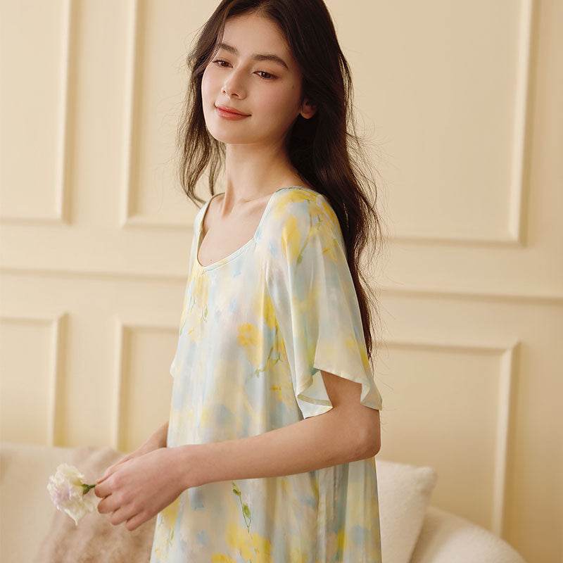 Dame Silk Pyjamasæt med blomstermotiv og komfortabel pasform Stilla