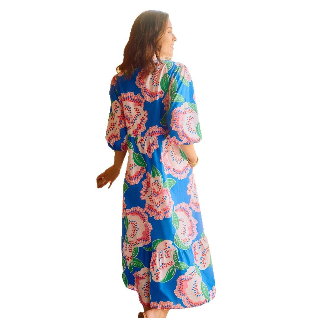 Dame afslappet Maxikjole med farverigt blomsterdesign og knaplukning Stilla