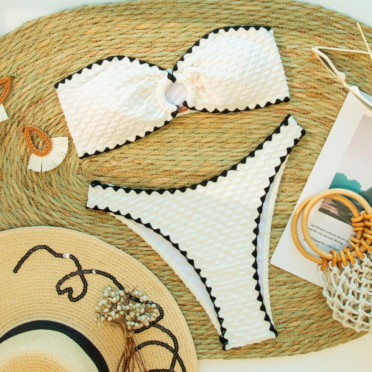 Dame Bandeau-Bikini med bølgeformet design og nøgleåbning Stilla
