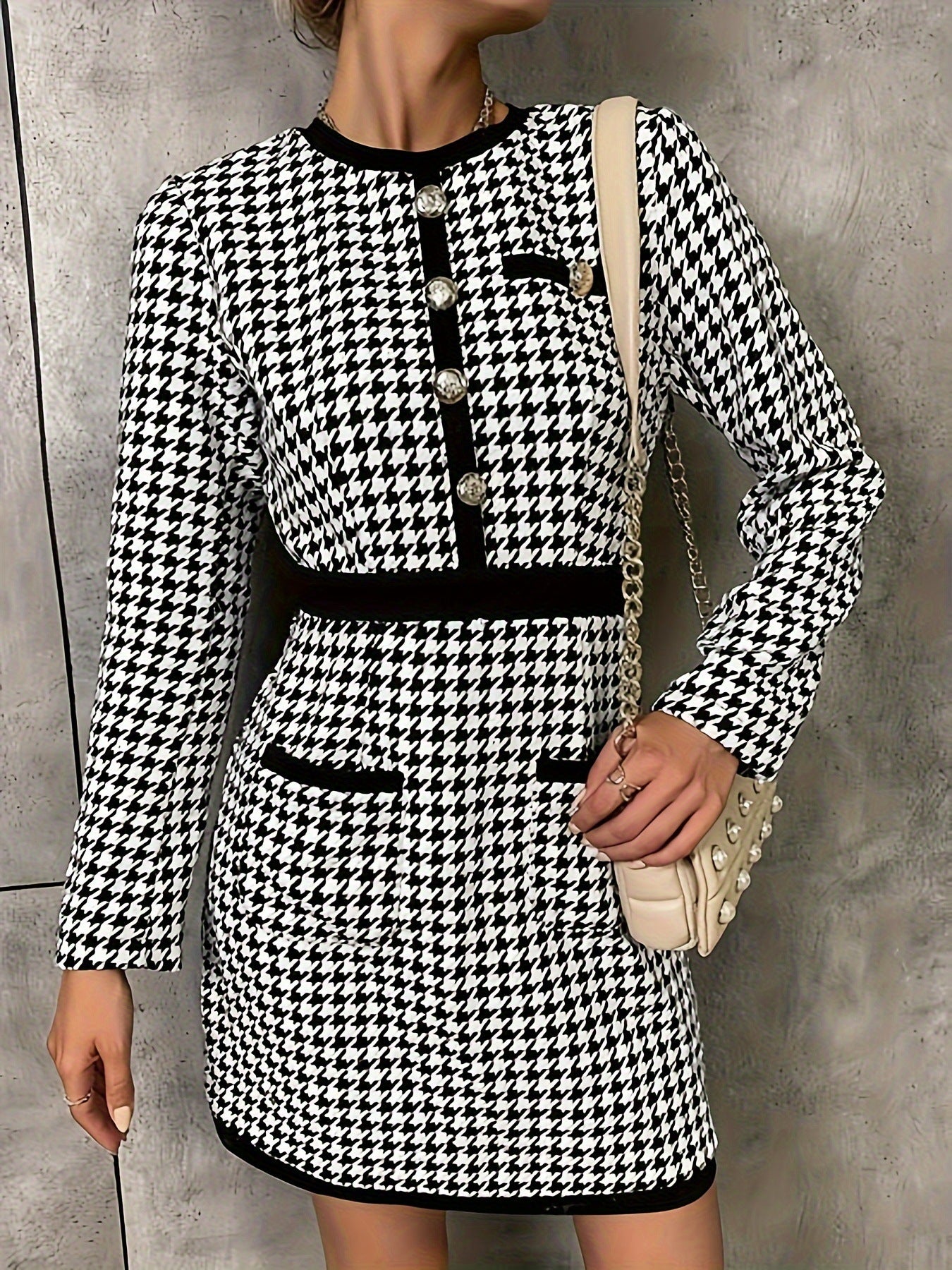 Dame elegant kjole i klassisk houndstooth mønster med knapdetaljer og lommer Stilla