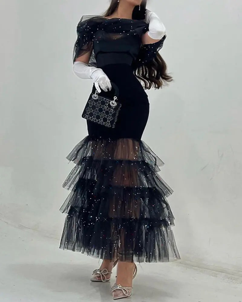 Dame Couture kjole med glitrende tyl lag og elegante ærmer Stilla