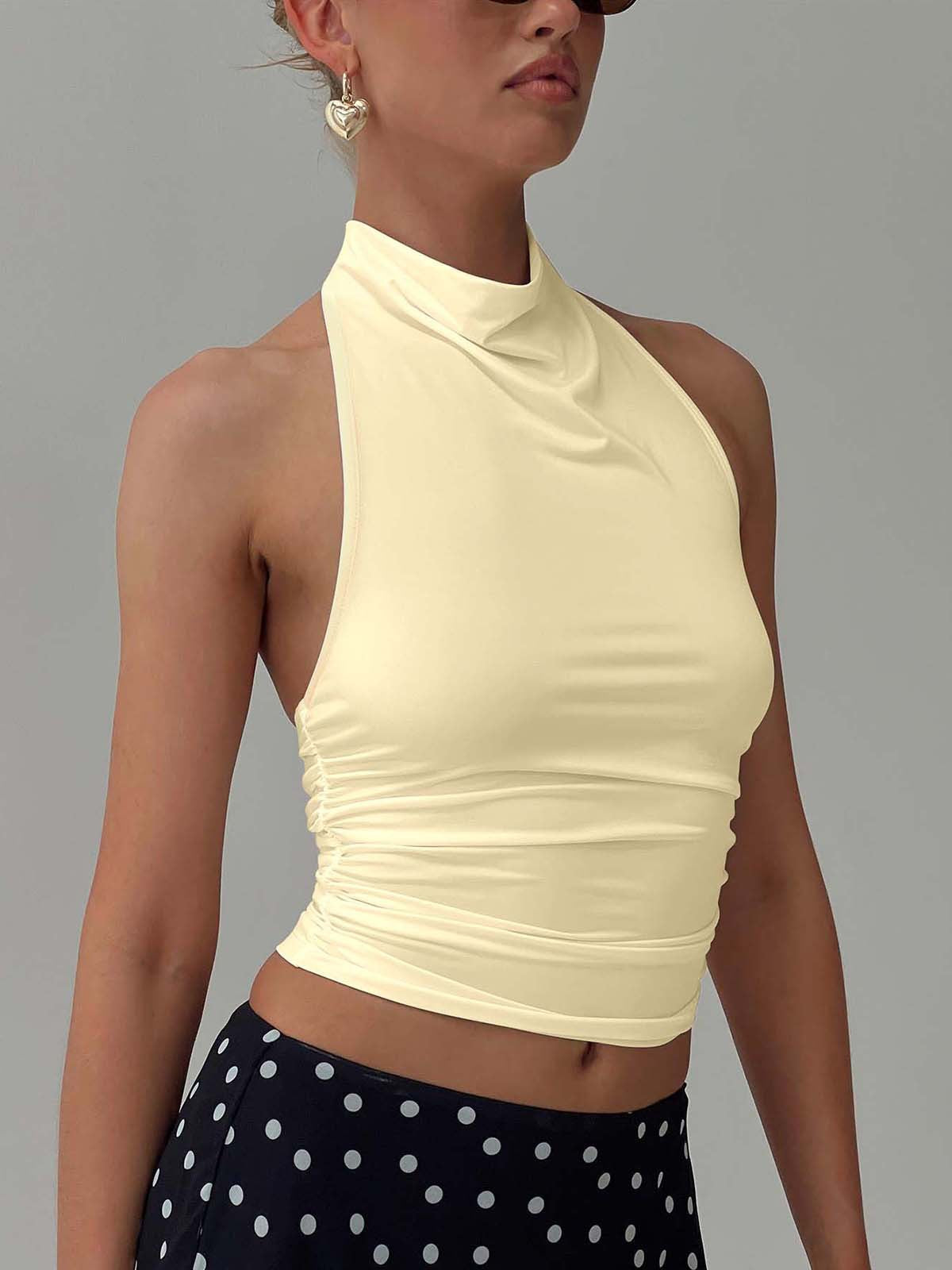 Dame afslappet crop-top med høj halsudskæring og dekorativ ruching Stilla