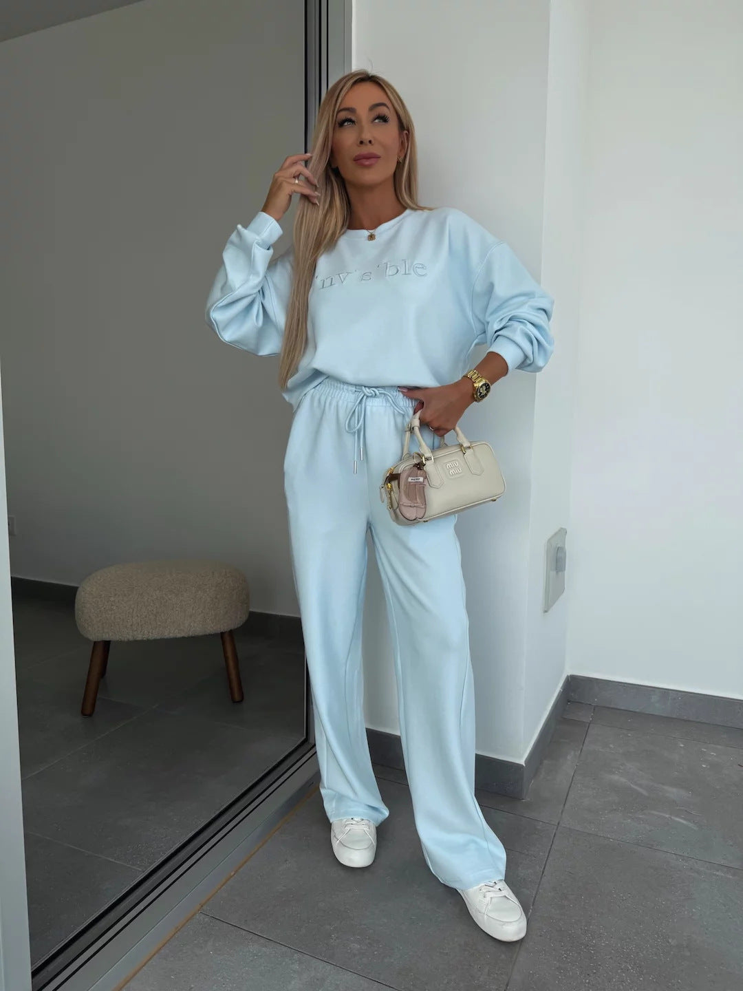 Dame afslappet fritids-sæt med oversized sweatshirt og joggebukser Stilla