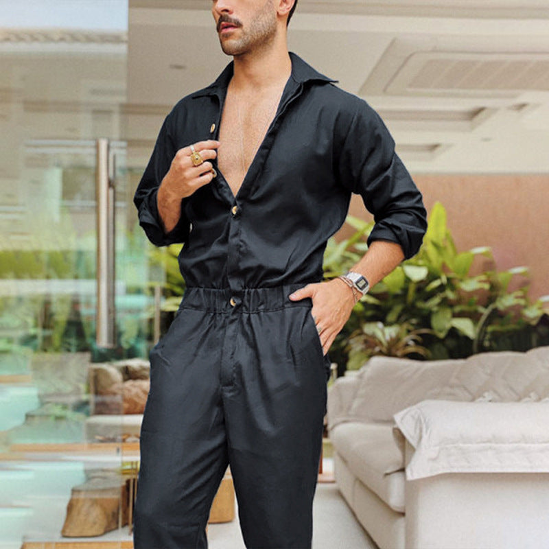 Herrer jumpsuit med elegant knapliste og praktisk taljereim Stilla
