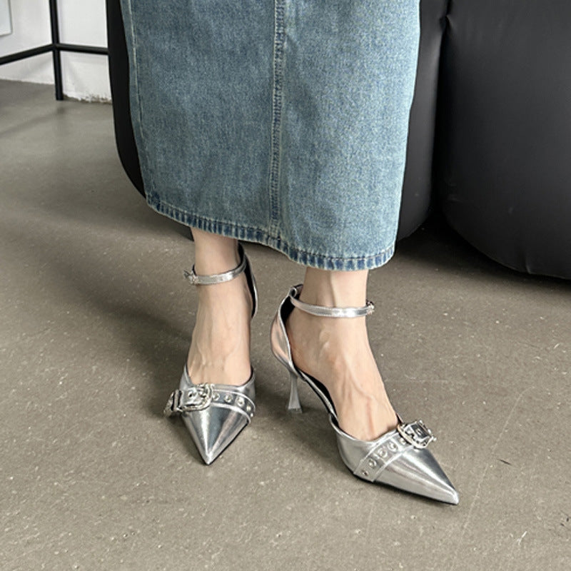 Dame elegante Sling-Pumps med moderigtig spænde og Kitten-Hæl Stilla