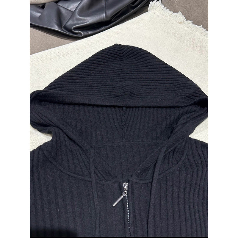 Dame afslappet strik hoodie med lynlås og ribstruktur Stilla