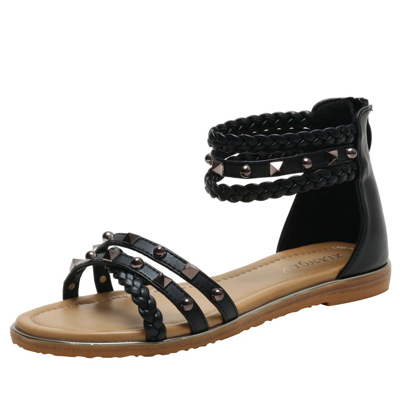 Dame mode sandaler med trendy nitte dekorationer Stilla
