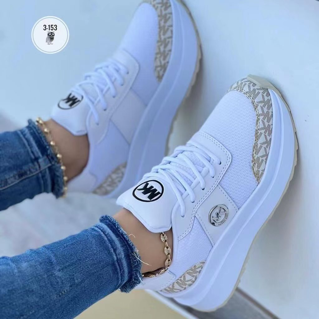 Dame Sneakers med luftig mesh-overflade og trendy plateau Stilla