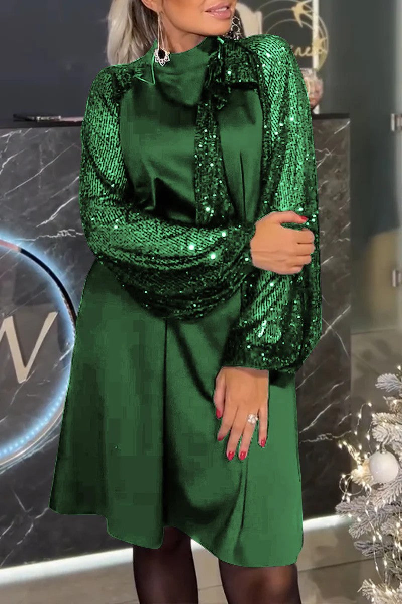 Dame elegant kjole med glitrende ærmer og asymmetrisk snit Stiila