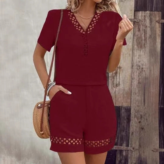 Dame Casual Jumpsuit med V-hals og hæklet detaljer Stilla