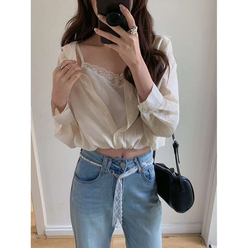 Dame afslappet bluse i tyndt stof med diskrete knapdetaljer og moderne pasform Stilla